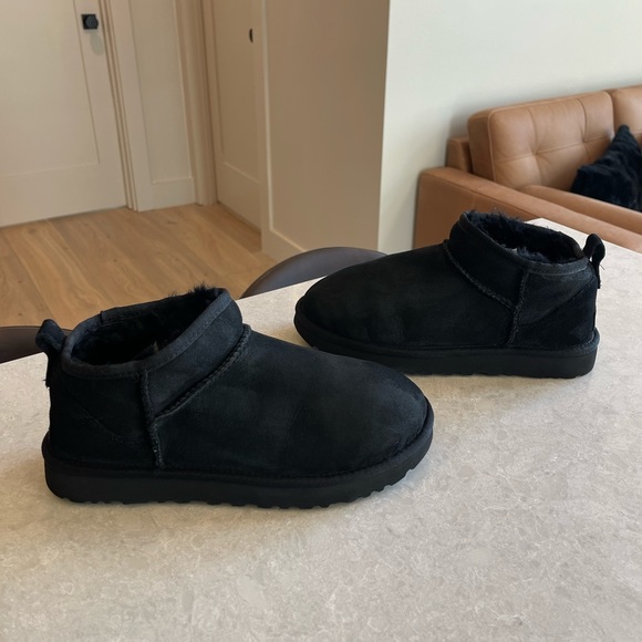 UGG Ultra Mini Classic Boot Black Size 10 US - Picture 3 of 12